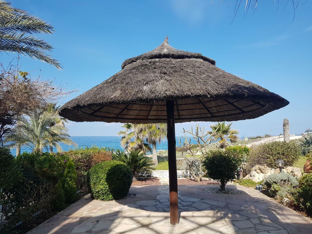 Sea Front Villa Vera Klorakas 外观 照片